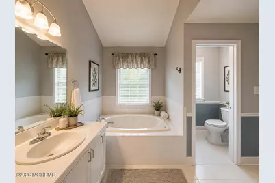 19 Painted Wagon Road #100, Holmdel, NJ 07733 - Photo 12