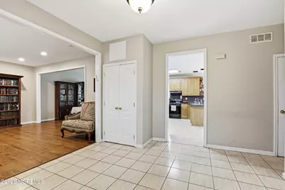 13 Independence Court, Lakewood, NJ 08701 - Photo 6