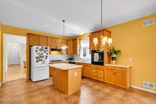 19 Morning Glory Dr, Ocean Twp, NJ 07712 - Photo 8