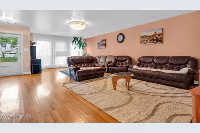 200 Franklin Place, Morganville, NJ 07751 - Photo 4