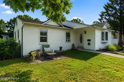 13 Chestnut Street, Farmingdale, NJ 07727 - Photo 2