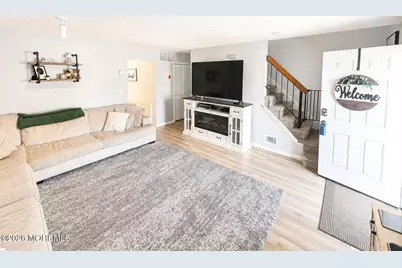 910 Sandra Place, Brick, NJ 08724 - Photo 4