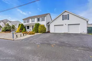 460 Cedar Dr, Lanoka Harbor, NJ 08734 - Photo 2