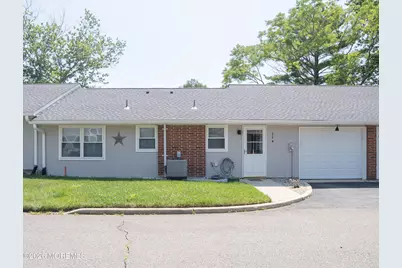 228B Buckingham Court, Lakewood, NJ 08701 - Photo 4