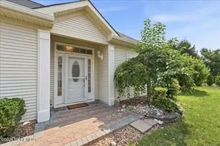32 Gabriella Cir, Manchester Township, NJ 08759 - Photo 2