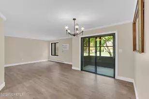 39 Meadow Green Cir, Manalapan Township, NJ 07726 - Photo 10
