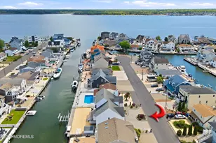 17 Lagoon Dr W, Toms River Township, NJ 08753 - Photo 1