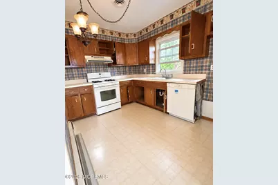 16 Edinburgh Drive, Toms River Township, NJ 08757 - Photo 1