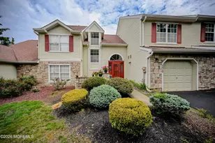 170 Colony Ln, Manalapan Township, NJ 07726 - Photo 2