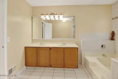 6 Kimberly Court, Manalapan Township, NJ 07726 - Photo 18