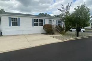 5 Maple Tree Ct, Manahawkin, NJ 08050 - Photo 2