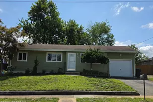 939 Gloucester Dr, Toms River Township, NJ 08753 - Photo 1