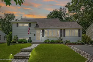 8 Bradford Rd, East Brunswick Township, NJ 08816 - Photo 2