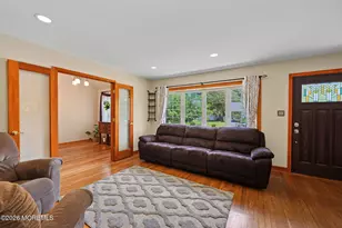 8 Bradford Rd, East Brunswick Township, NJ 08816 - Photo 4