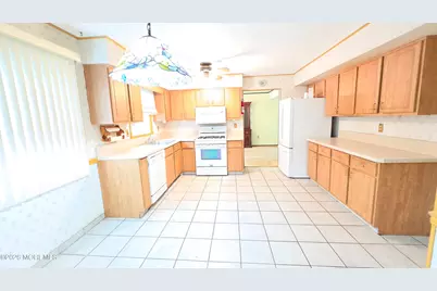 19 Brook Street, Farmingdale, NJ 07727 - Photo 8