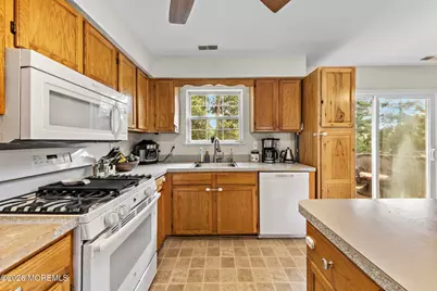 255 Tackle Avenue, Manahawkin, NJ 08050 - Photo 8
