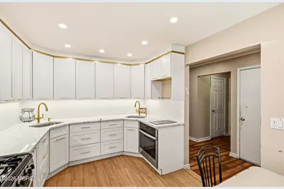 549 Woodbine Lane, Lakewood, NJ 08701 - Photo 8