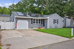 1930 Ravenwood Dr, Toms River Township, NJ 08753 - Photo 2