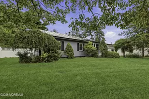 462 Champlain St, Toms River Township, NJ 08757 - Photo 2