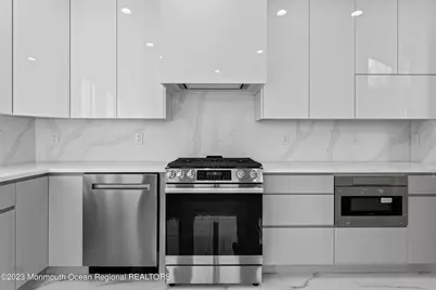 104 Carmel Court, Holmdel, NJ 07733 - Photo 12