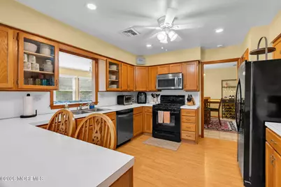 633 Spray Avenue, Beachwood, NJ 08722 - Photo 10