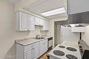 63 Stonehurst Blvd, Freehold, NJ 07728 - Photo 12