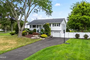35 Chesapeake Rd, Manalapan Township, NJ 07726 - Photo 1