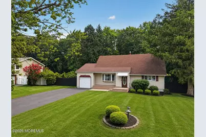 33 Heather Drive, Manalapan Township, NJ 07726 - Photo 2
