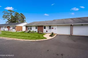 675D New Castle Ct, Lakewood, NJ 08701 - Photo 4