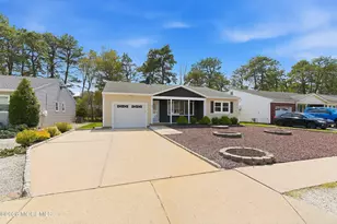 46 Auburn Rd, Toms River Township, NJ 08757 - Photo 2