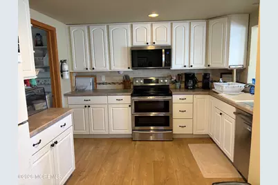 29 Julia Drive, Manahawkin, NJ 08050 - Photo 2