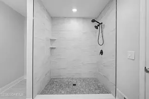 77 Picket Pl, Freehold, NJ 07728 - Photo 20