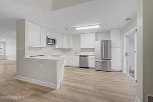 77 Picket Pl, Freehold, NJ 07728 - Photo 10