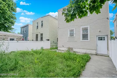 21 Gladstone Avenue, Newark, NJ 07106 - Photo 2