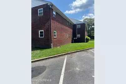 10 Juniper Lane #10 A, Eatontown, NJ 07724 - Photo 2