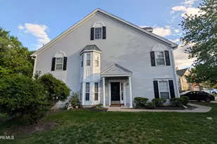 10 Beacon Ct, Holmdel, NJ 07733 - Photo 1