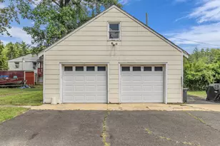 438 Brickyard Rd, Freehold, NJ 07728 - Photo 4