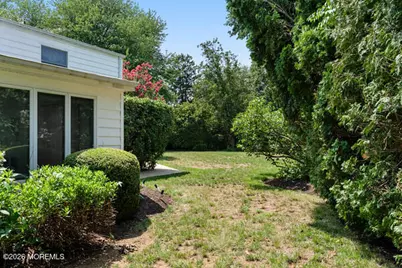 31 Circle Place, Lincroft, NJ 07738 - Photo 6