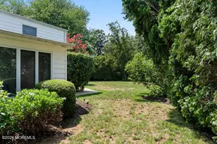 31 Circle Pl, Lincroft, NJ 07738 - Photo 6