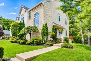 163 Yarmouth Ct, Holmdel, NJ 07733 - Photo 2