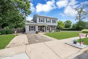 8 Concord Cir, Howell Township, NJ 07731 - Photo 4