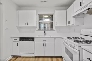 147 Tulip Ln, Freehold, NJ 07728 - Photo 10