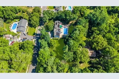 4 Crestview Court, Farmingdale, NJ 07727 - Photo 2
