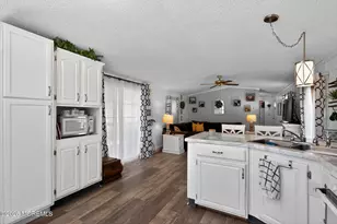 4 South Dr, East Windsor Township, NJ 08520 - Photo 8