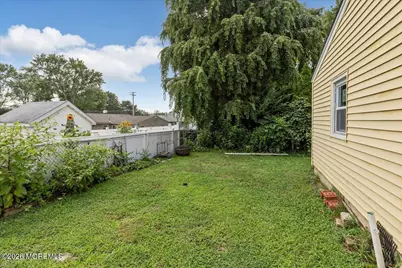 2 Michael Lane, Freehold, NJ 07728 - Photo 18