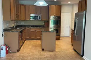 31 Oak Leaf Ln, Tinton Falls, NJ 07712 - Photo 10