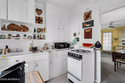 4 Bowling Green, Point Pleasant Beach, NJ 08742 - Photo 8
