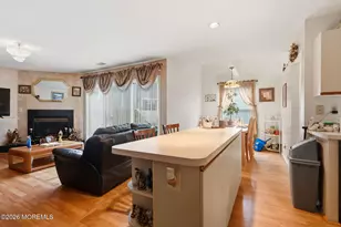 38 Kentucky Way, Freehold, NJ 07728 - Photo 6