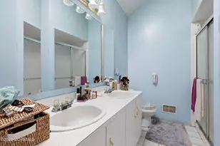 38 Kentucky Way, Freehold, NJ 07728 - Photo 18