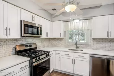 8 Colonial Court, Jackson, NJ 08527 - Photo 10